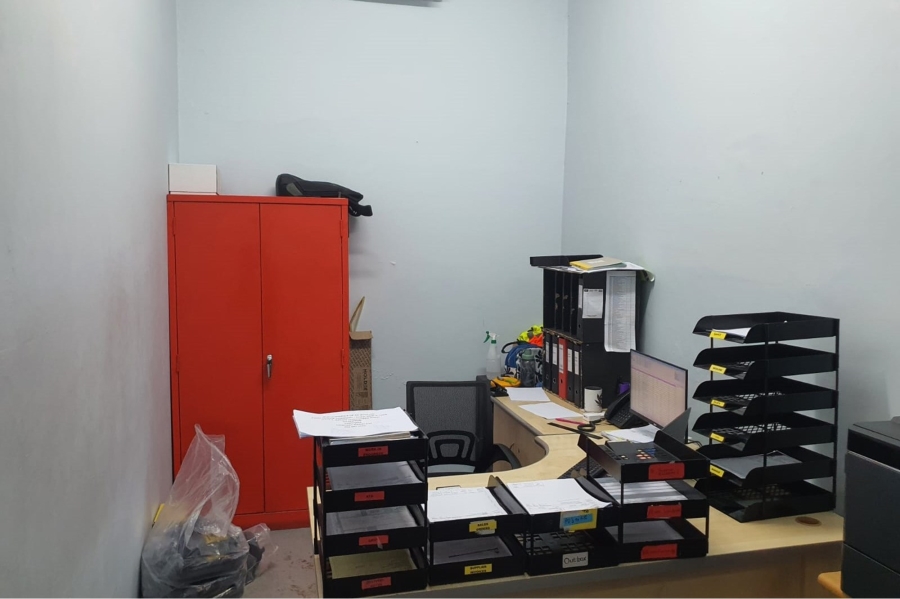 0 Bedroom Property for Sale in Sidwell Eastern Cape
